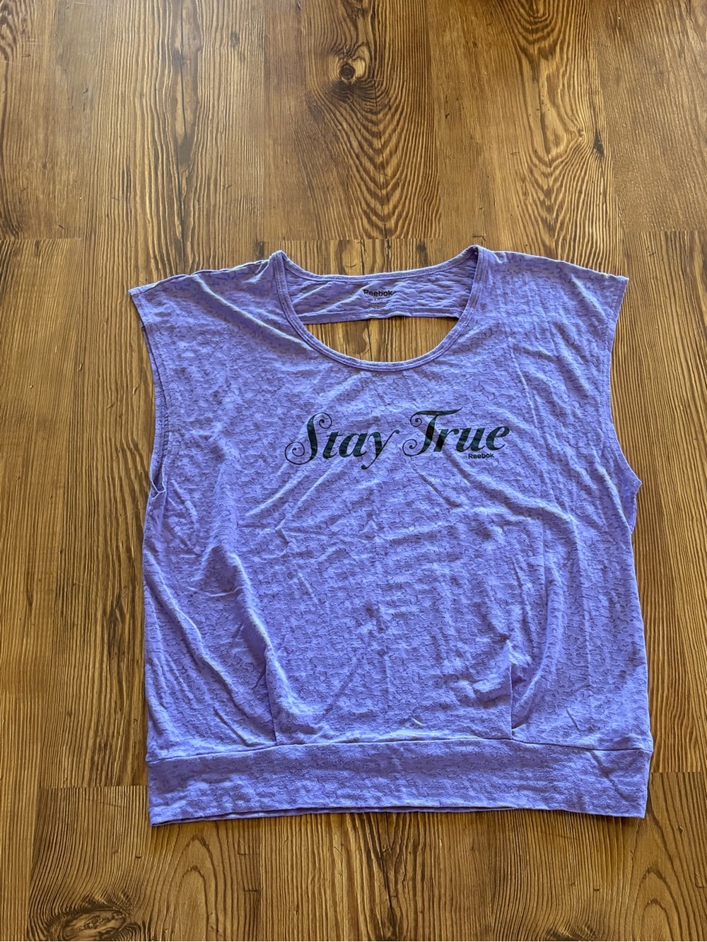 Reebok fitness “stay true”  tank shirt open back cutout light purple size L